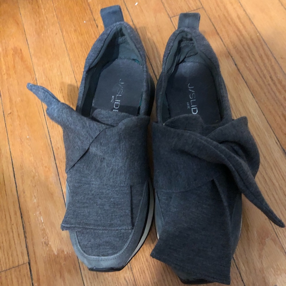 J slides shoes